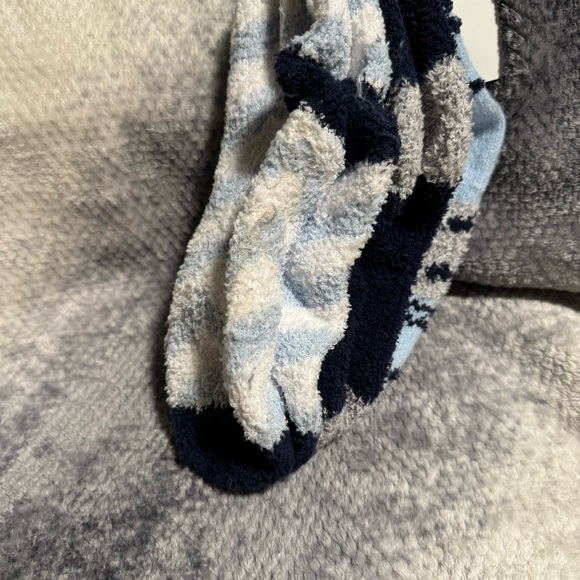 Hello SoHo Slipper Socks - Picture 4 of 5